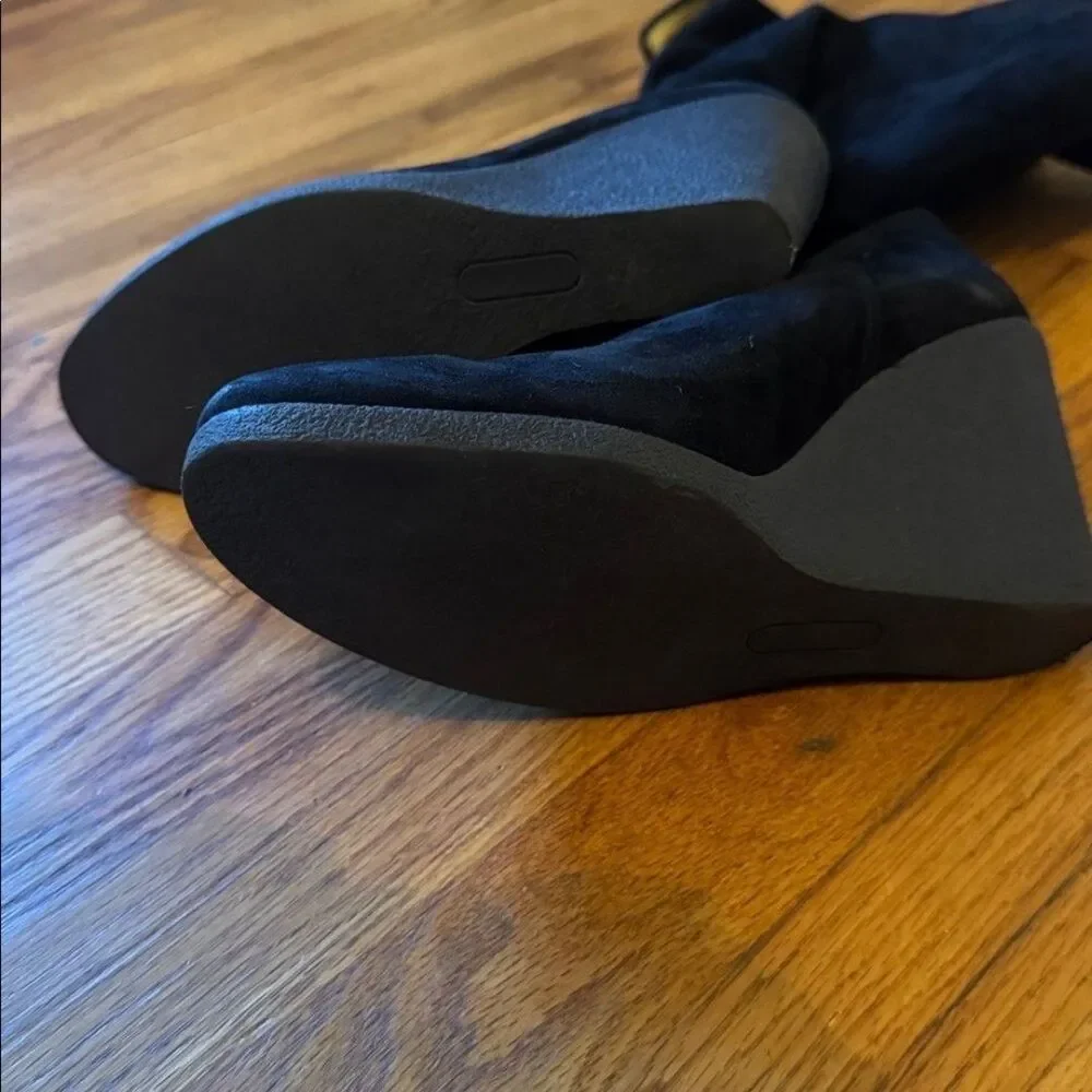 Vintage Karen Millen Black and Gray Suede Wedge Boots